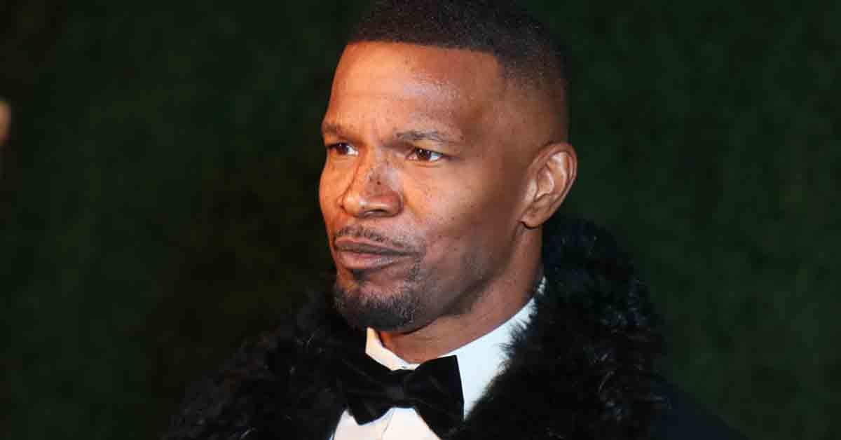 Jamie Foxx Makes Surprise Appearance at Critics Choice Event and Addresses Health Scare
