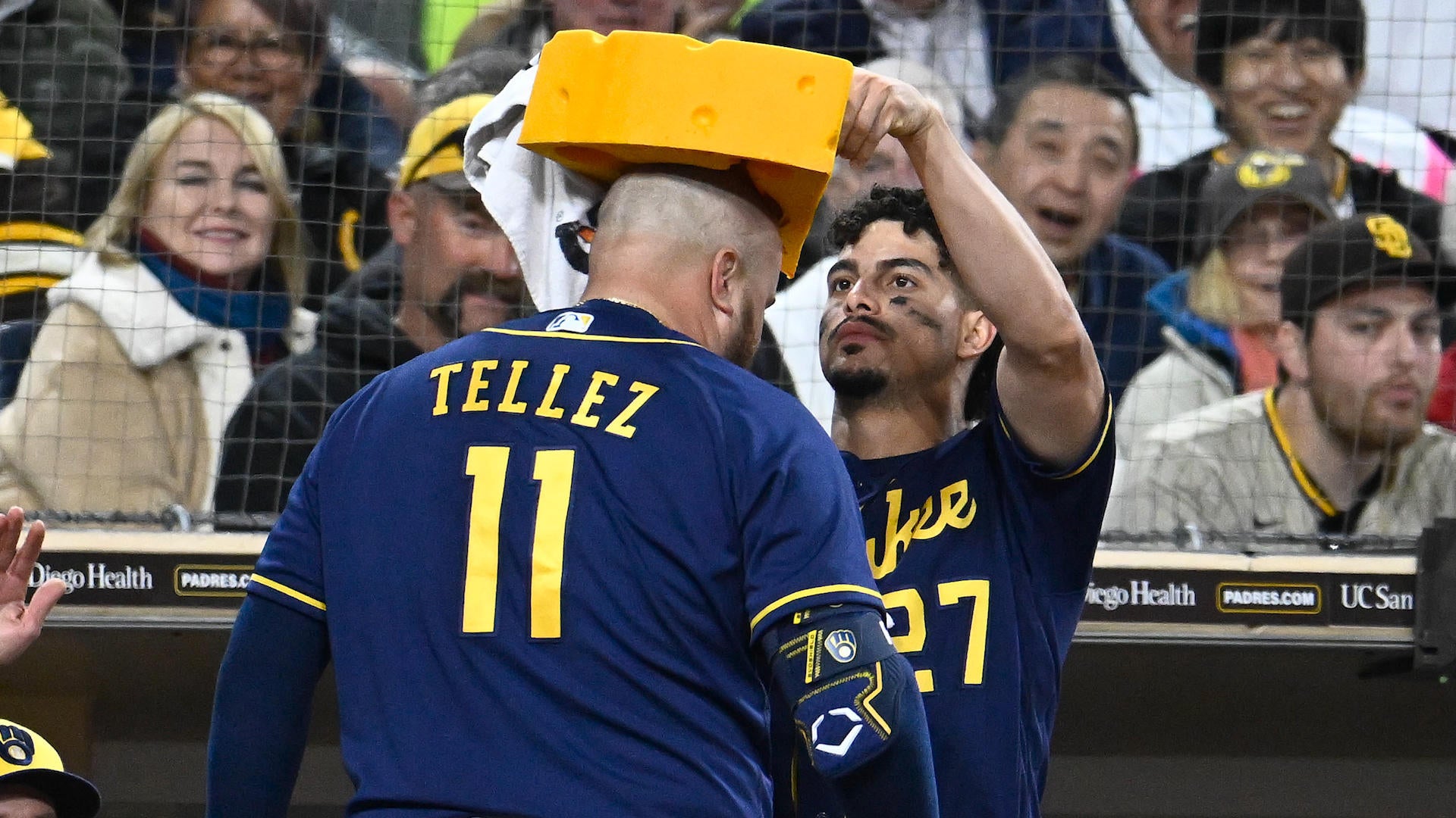 brewers-padres.jpg