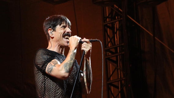 red-hot-chili-peppers-anthony-kiedis