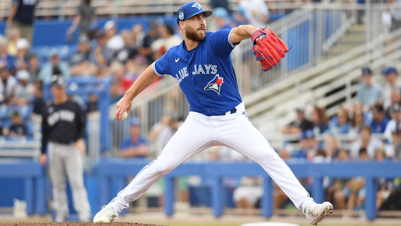 LOOK: Blue Jays pitcher Anthony Bass blasts United Airlines for allegedly making wife clean up her kids' mess
