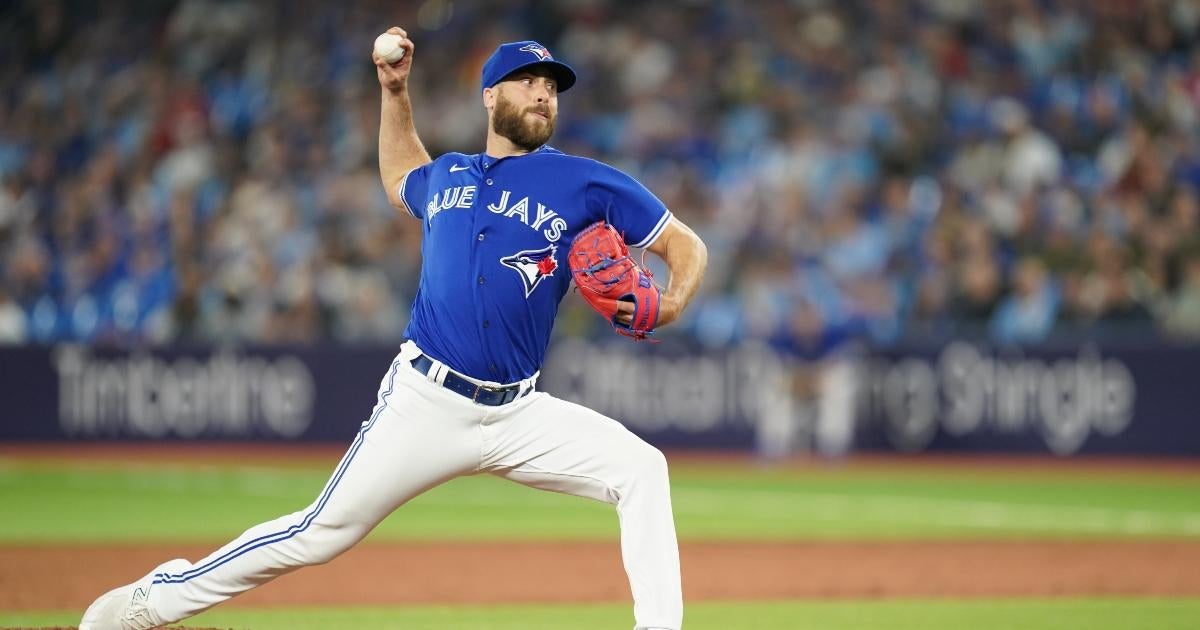 blue-jays-pitcher-rips-united-airlines-pregnant-wife-clean-up-after-kids