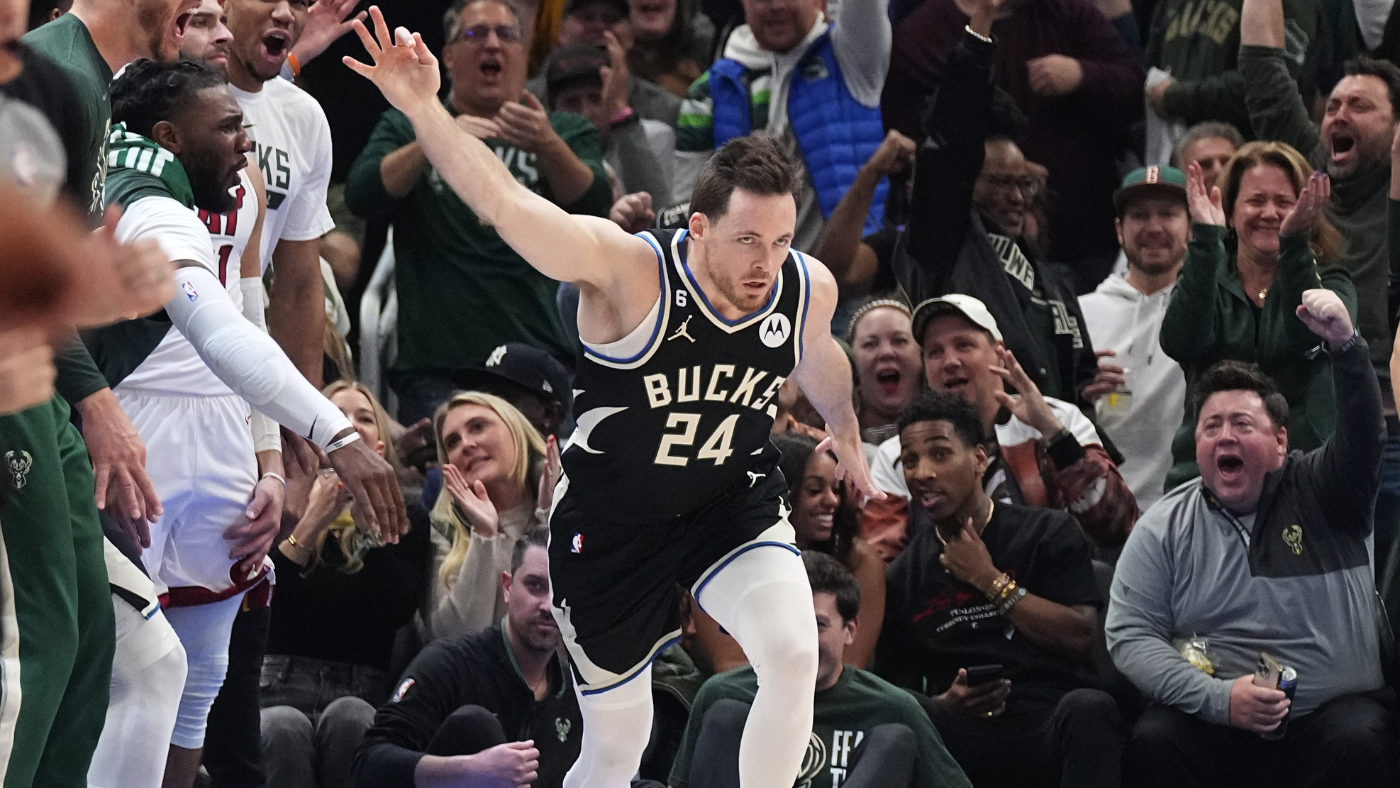 Bucks match NBA playoff record with 25 3-pointers in Giannis-less Game 2 win over Heat