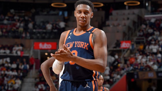 giannis-antetokounmpo-1400-us.jpg