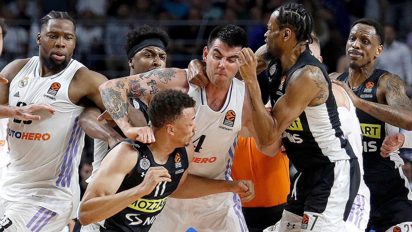 WATCH: Dante Exum, former Jazz guard, body-slammed during brawl in EuroLeague playoffs