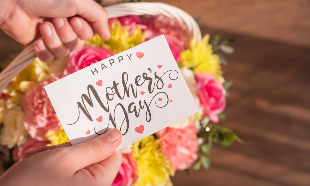 gettyimages-1485954067-mothers-day-bouquet-flower-delivery-gifts.jpg
