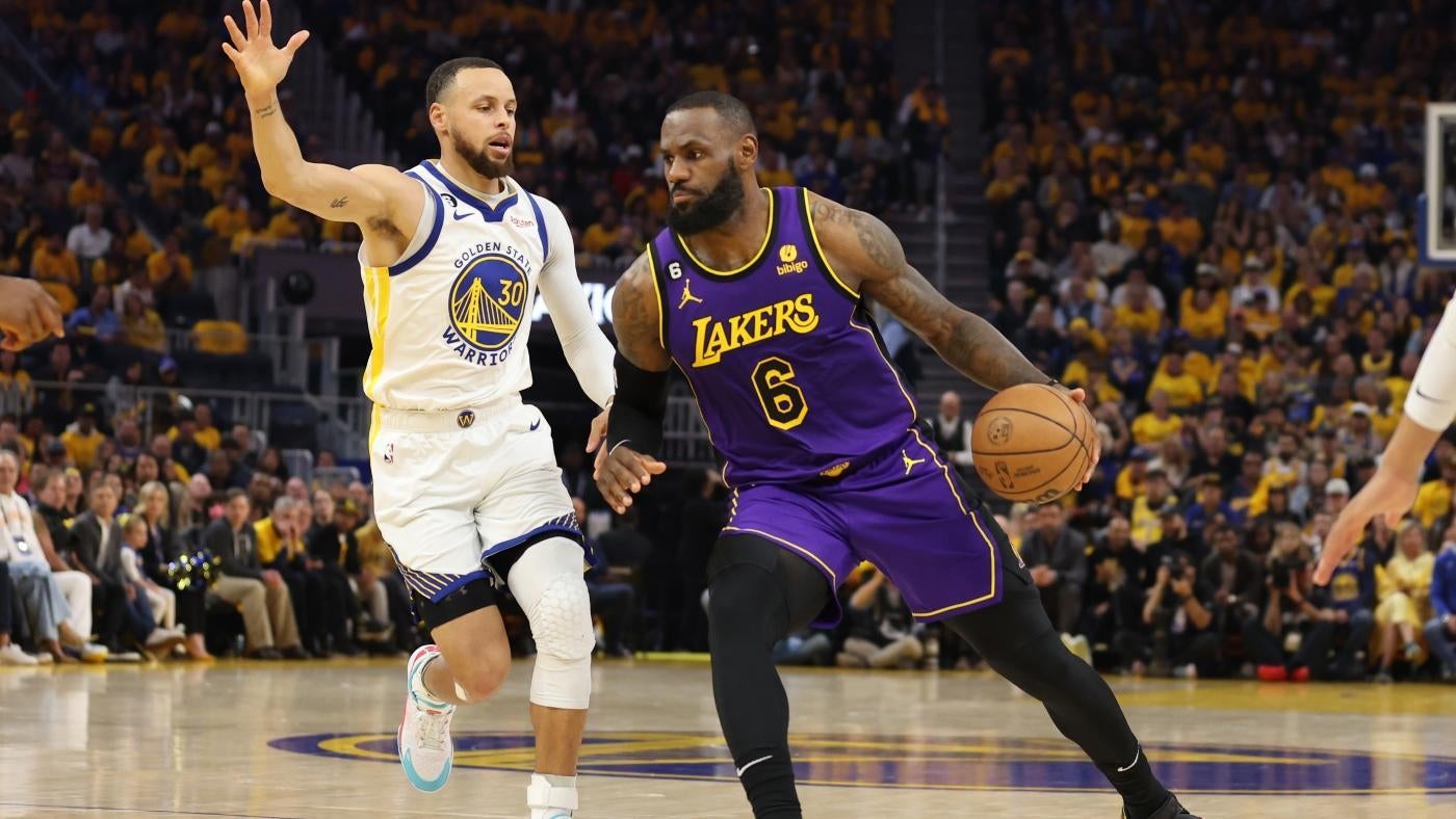 
                        Lakers vs. Warriors prediction, odds, time: 2023 NBA playoff picks, Game 5 best bets by model on 71-38 roll
                    