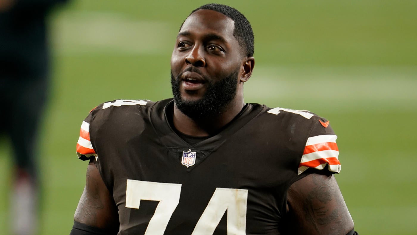 NFL free agent Chris Hubbard says Browns have 'what it takes to be a top contender,' calls them a 'powerhouse'