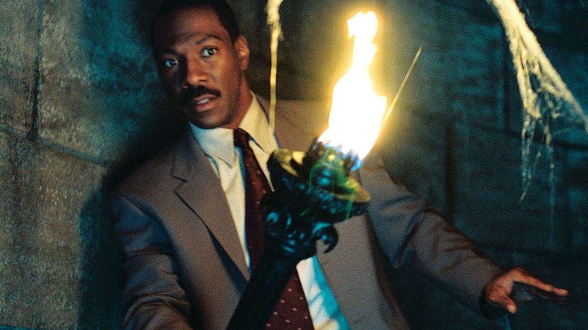 Haunted Mansion Director Reveals "Beef" With Eddie Murphy Movie