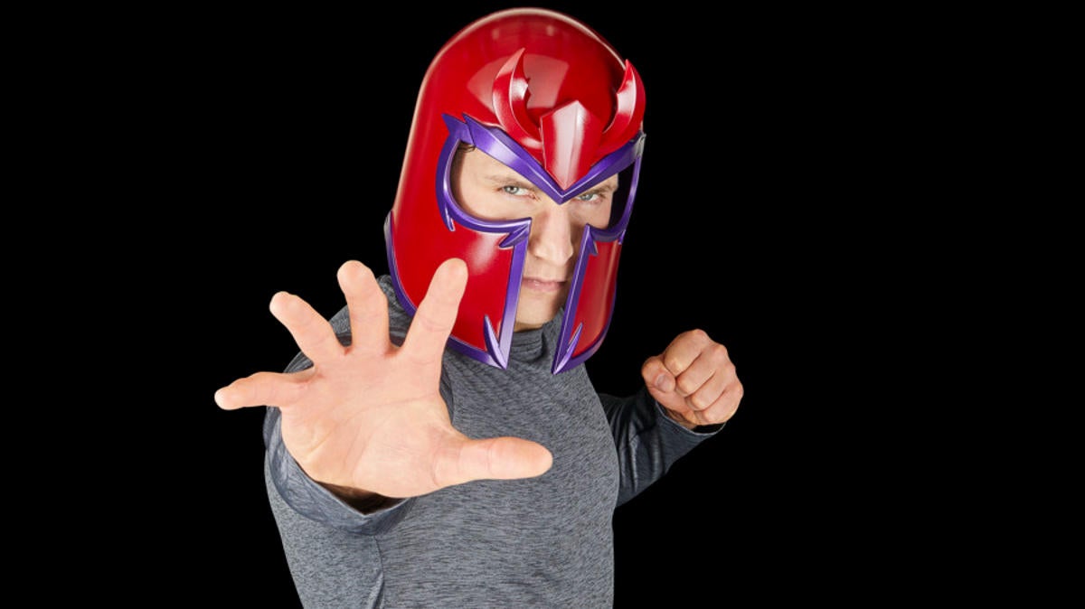 hasbro-marvel-legends-series-magneto-premium-role-play-helmet-7