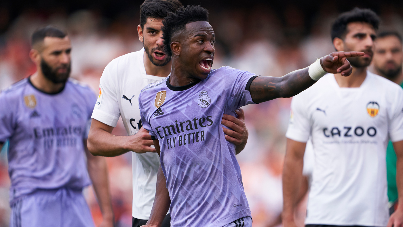 Vinicius Junior menghadapi nyanyian ‘monyet’ sebelum melihat kartu merah dalam bentrokan kacau saat Real Madrid kalah dari Valencia