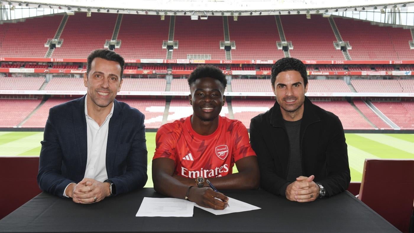 Superstar Arsenal Bukayo Saka menandatangani kontrak baru dengan Gunners, kesepakatan berlaku hingga musim panas 2027