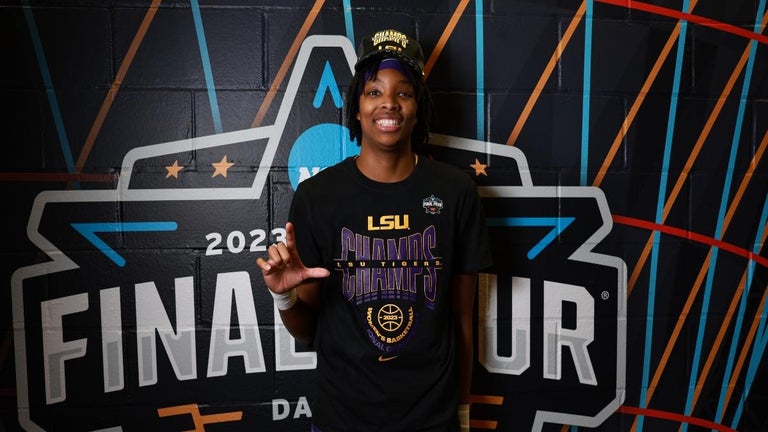 LSU Women's Basketball Player Sa'Myah Smith Faints During White House Ceremony