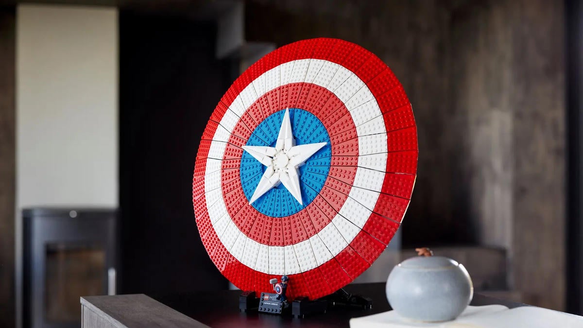 lego-captain-america-shield-set-top