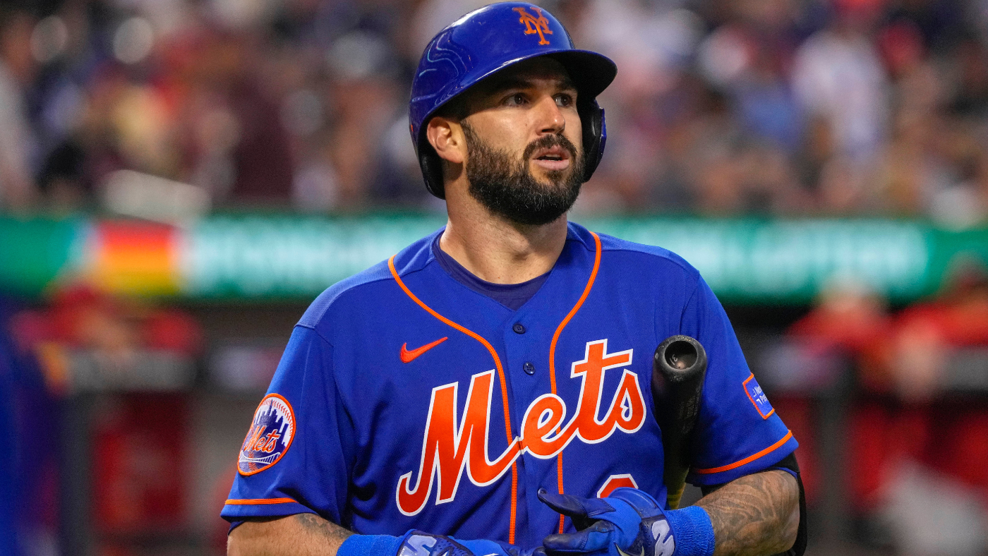 Mets clear up catching situation as Tomás Nido gets designated for assignment, Omar Narváez returns