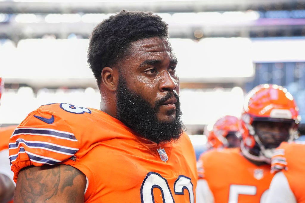 Bears' Justin Jones blasts Packers, fans after Aaron Rodgers departs: 'Wanna beat the hell out of them'