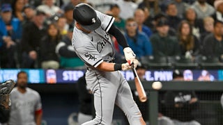 Hernández hits go-ahead HR, Mariners strike out 16 and beat White Sox 3-2