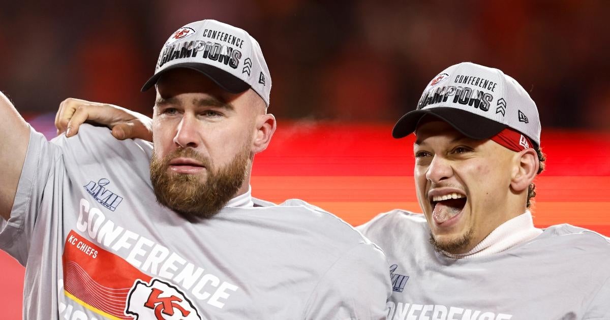 Chiefs: Patrick Mahomes' stern Travis Kelce message to receivers