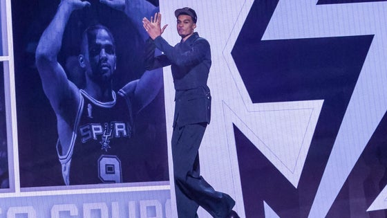 Twins Ausar and Amen Thompson become first brothers selected in top 10 in same year