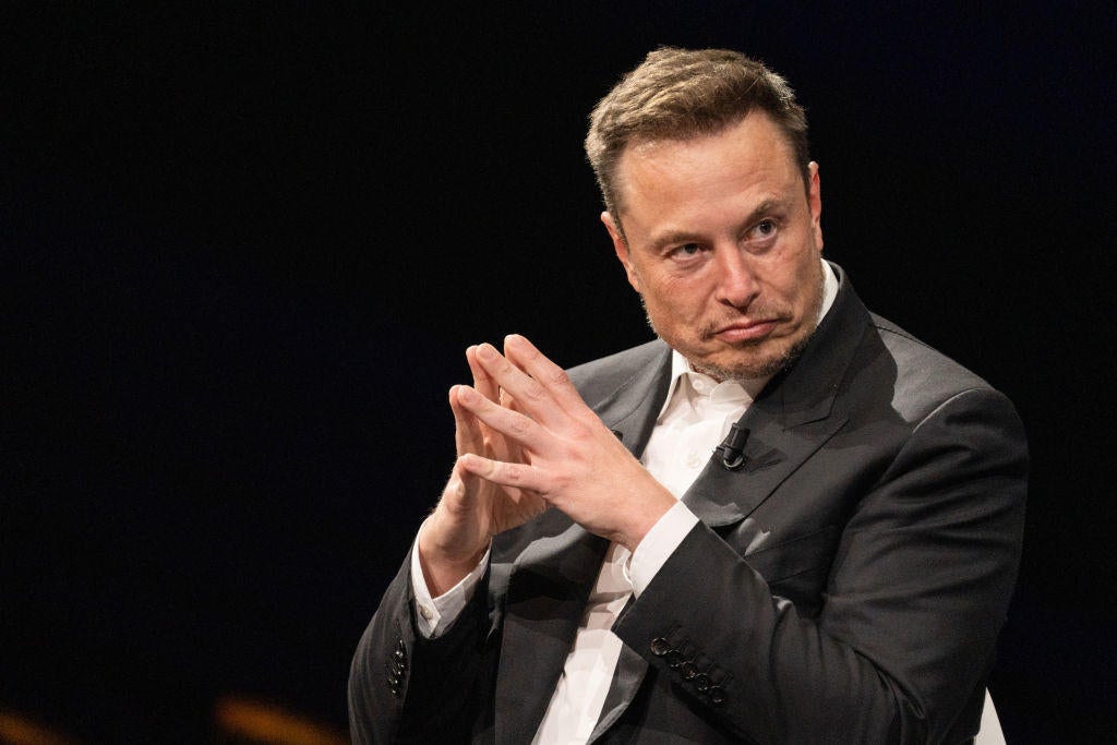 Elon Musk Throws Podcaster Lex Fridman, Training For Mark Zuckerberg Fight