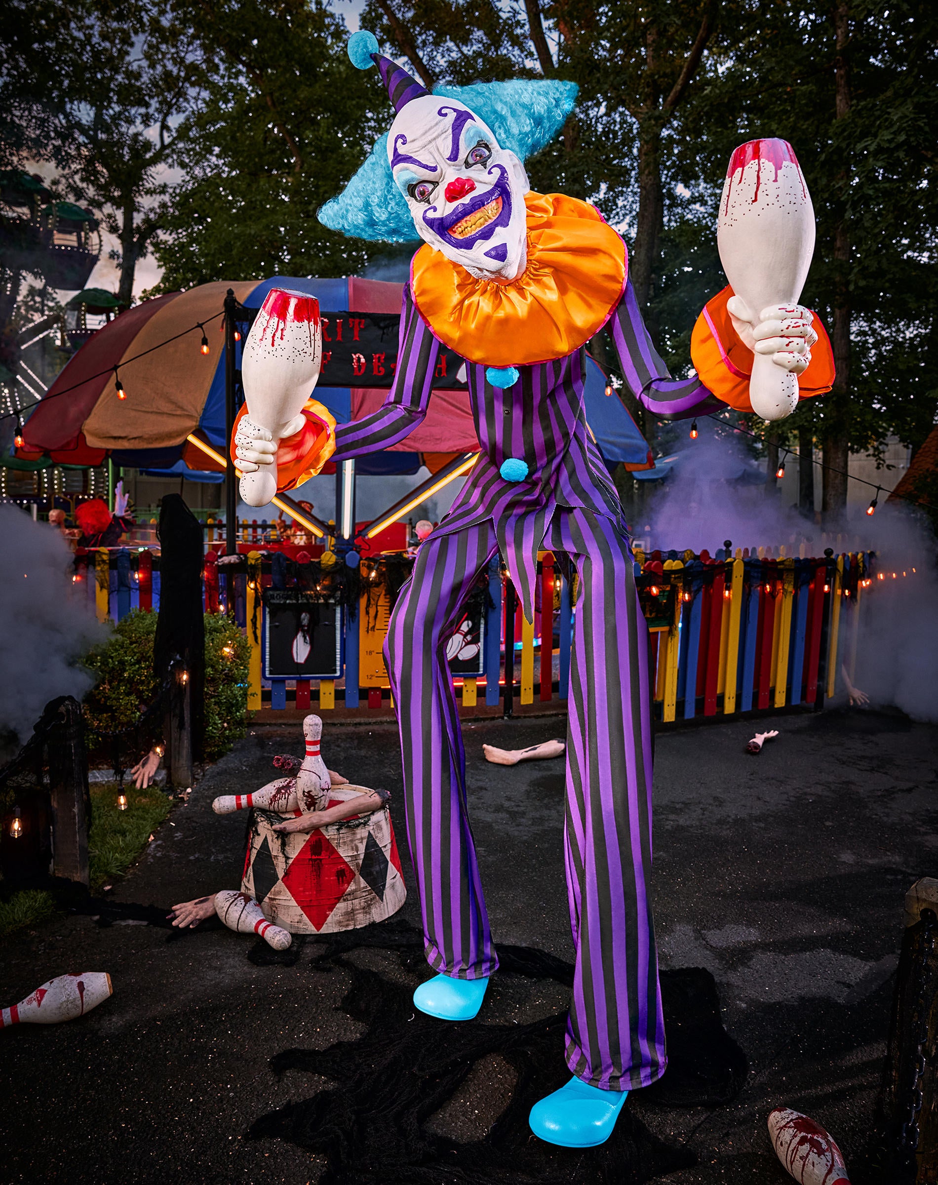 Spirit Halloween Reveals 40th Anniversary Animatronics Including   Spirit Halloween Stilts 