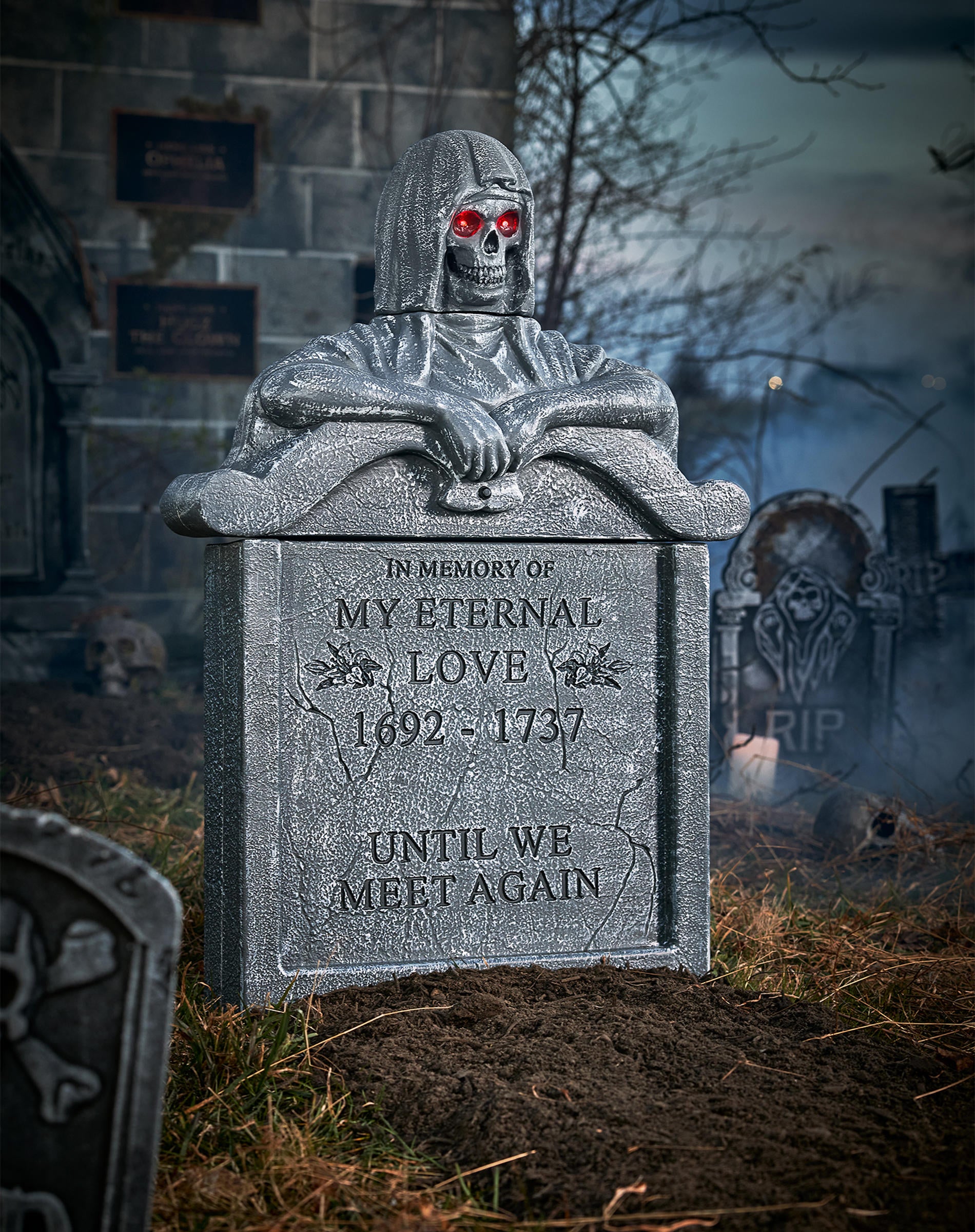 Spirit Halloween Reveals 40thAnniversary Animatronics, Including