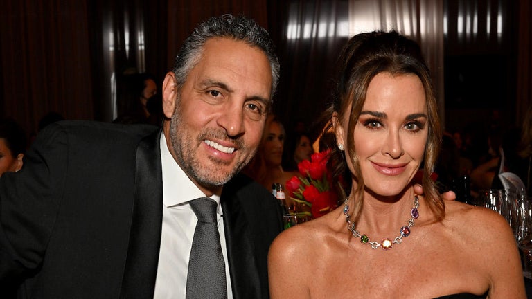 Kyle Richards Deletes Post Supporting Mauricio Umansky After He Holds Hands With 'DWTS' Partner