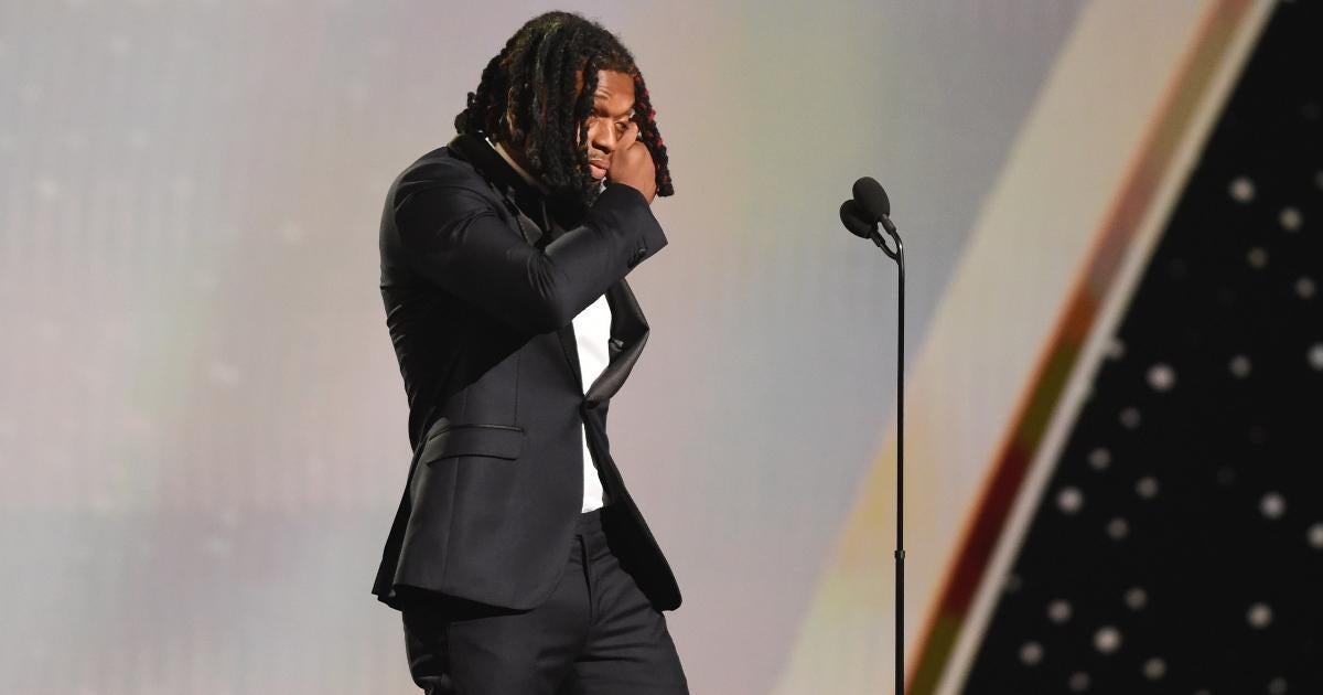 Damar Hamlin Breaks Down In Tears During Powerful Moment At The ESPYs ...