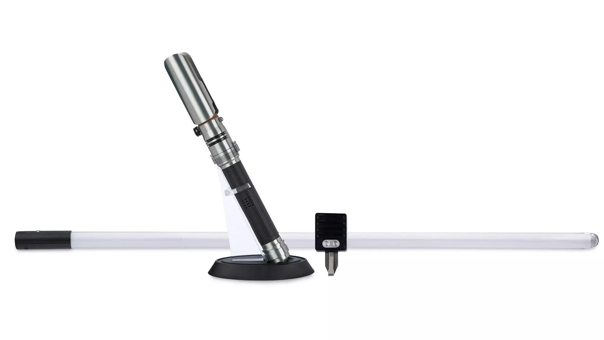 cal-kestis-star-wars-lightsaber-2.jpg cal-kestis-star-wars-lightsaber-2.jpg