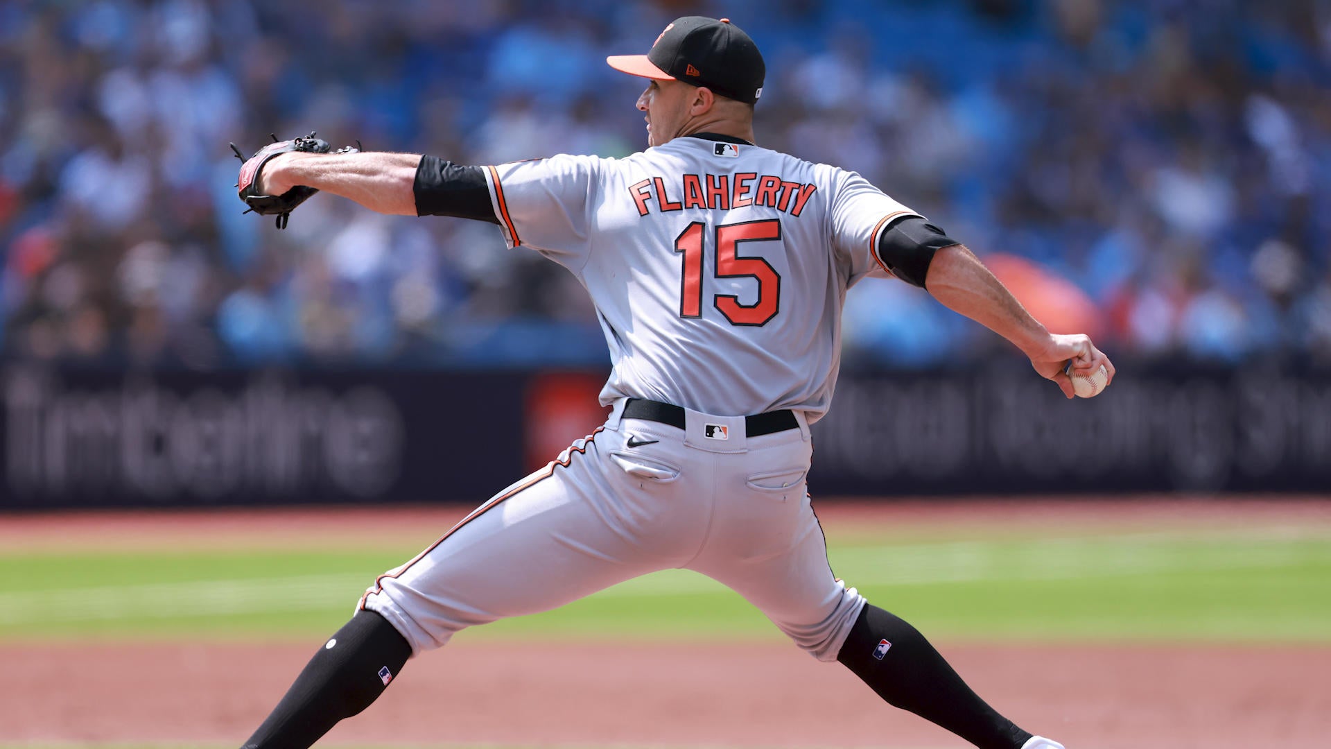 Diana Taurasi, wearing No. 10K, throws first pitch at D-backs game