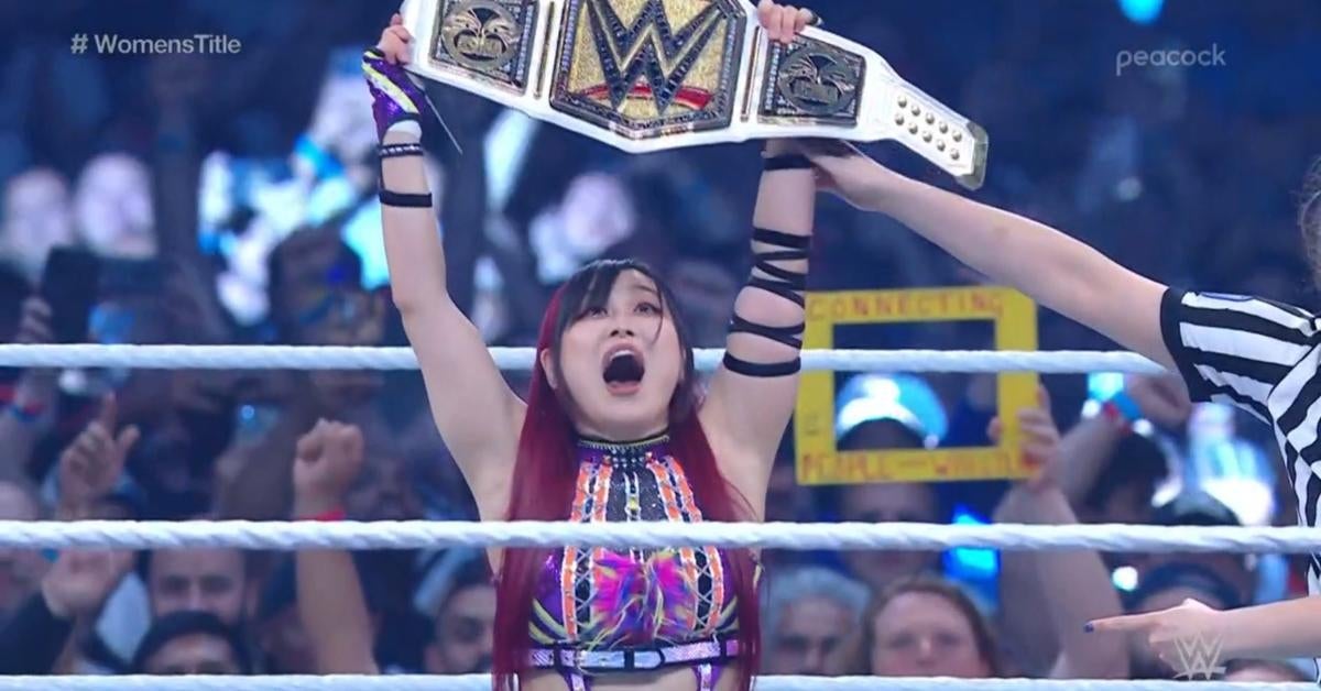 WWE SummerSlam 2023: Io Sky Cashes In on Bianca Belair to Become New WWE  Women's Champion