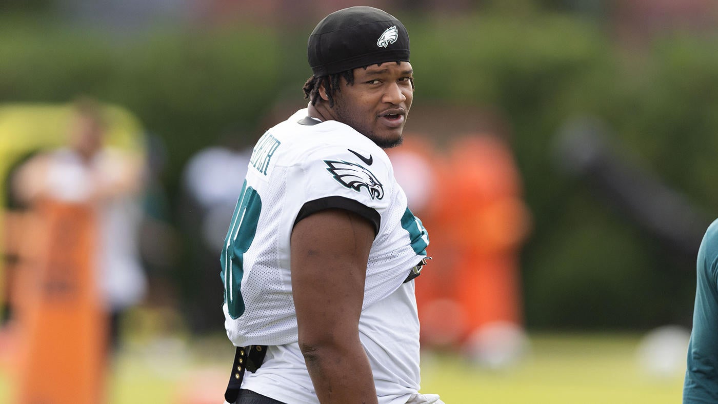 Eagles' Jalen Carter was benched to start Falcons game due to tardiness, per report