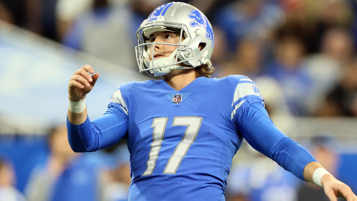 Lions kicker Michael Badgley placed on injured reserve, out for year after suffering reported torn hamstring