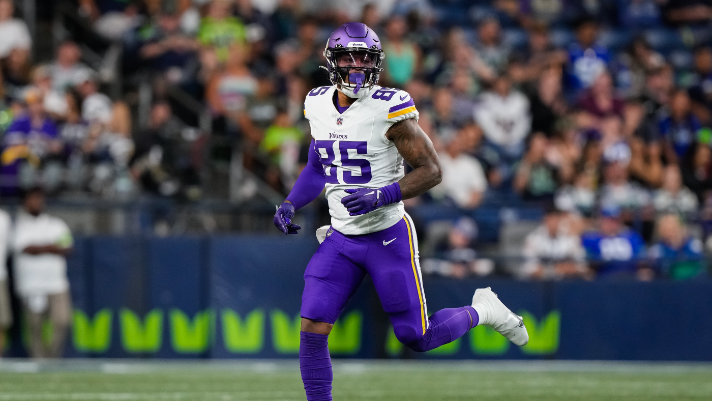 Vikings moving former Patriots first-round wide receiver to tight end ahead of 2024 season