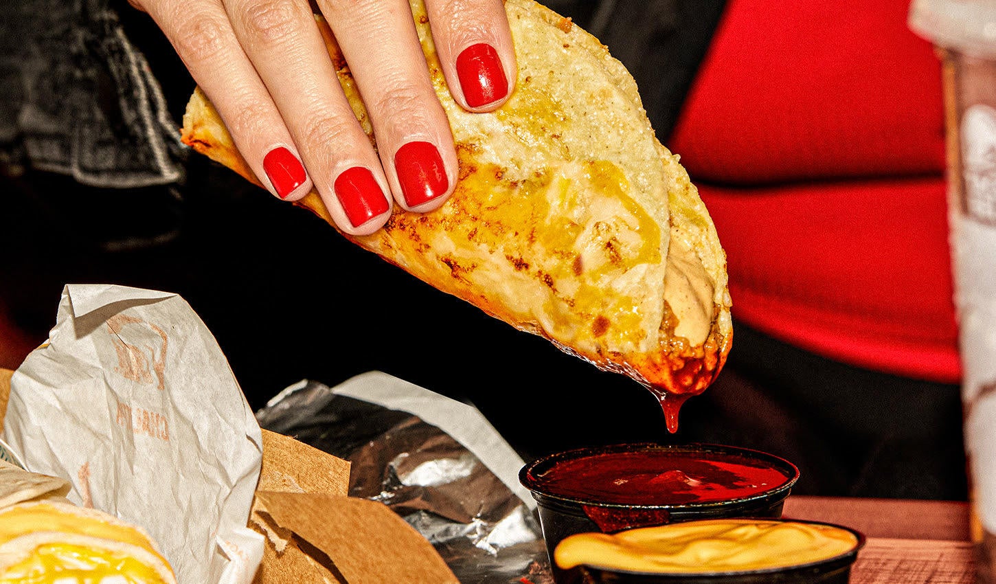 taco-bell-grilled-cheese-dipping-taco.jpg
