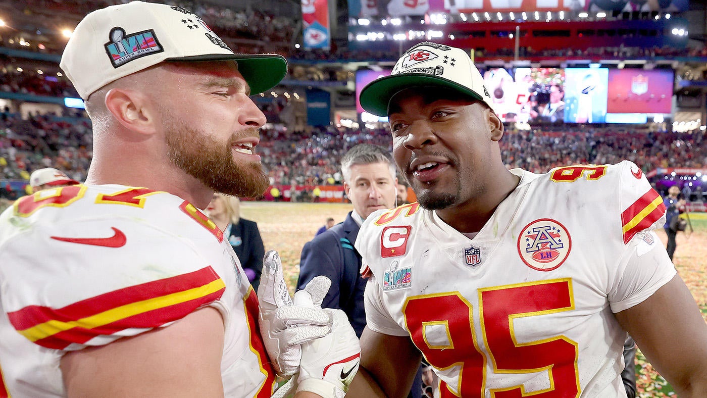 Chiefs' Travis Kelce says Chris Jones deserves 'all the money in the world,' urges teammate to end holdout
