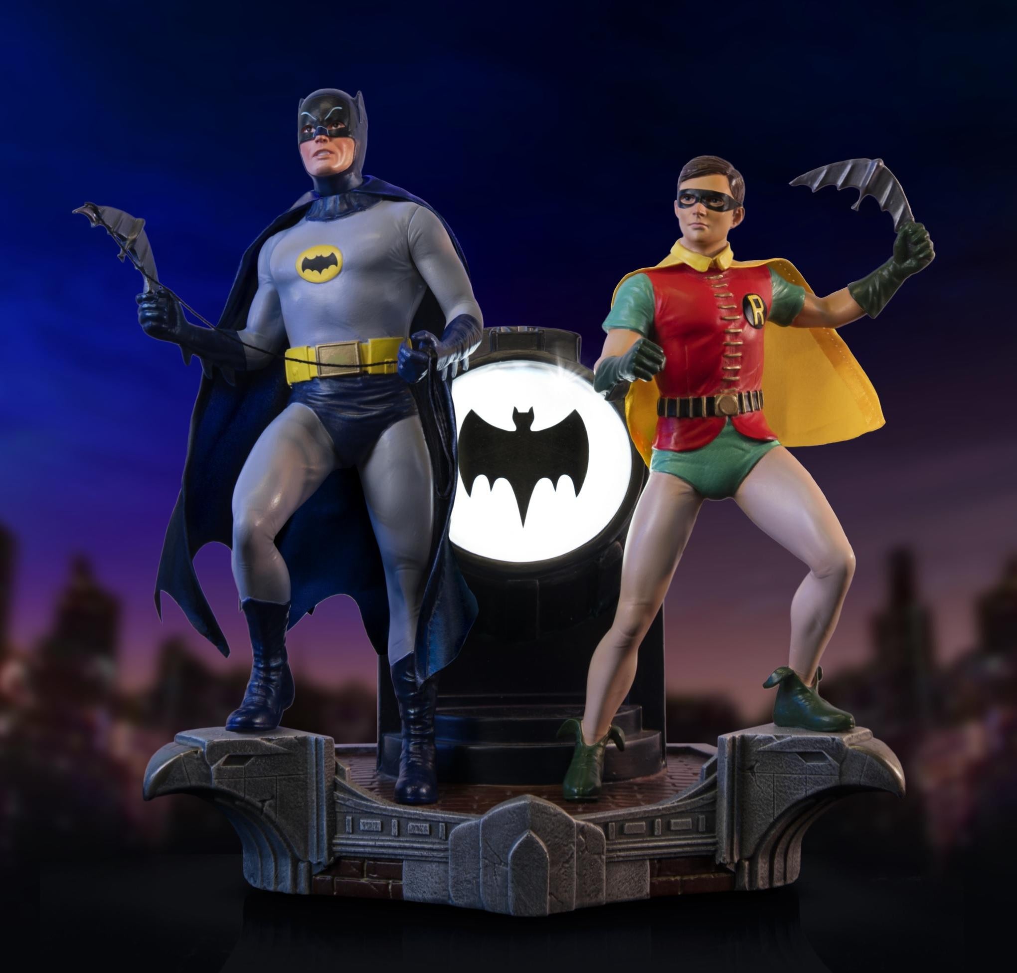 66-batman-and-robin-statue.jpg 66-batman-and-robin-statue.jpg