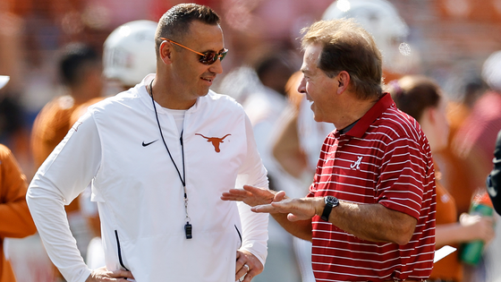 nick-saban-steve-sarkisian-alabama-texas-2022-g.png