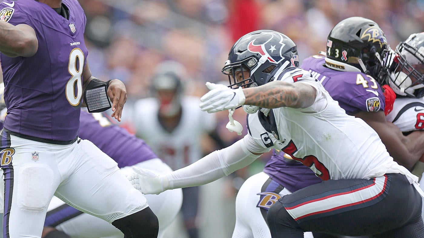Texans' Jalen Pitre hospitalized with bruised lung after tackle attempt on Ravens' Lamar Jackson, per reports