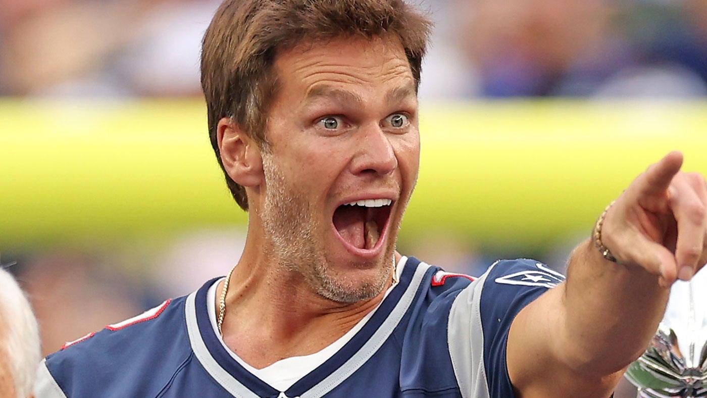 Tom Brady fuels NFL comeback speculation by sharing video of himself working out shirtless