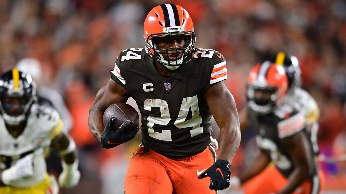 Browns GM Andrew Berry optimistic Nick Chubb will crush knee rehab, says RB has started running on land