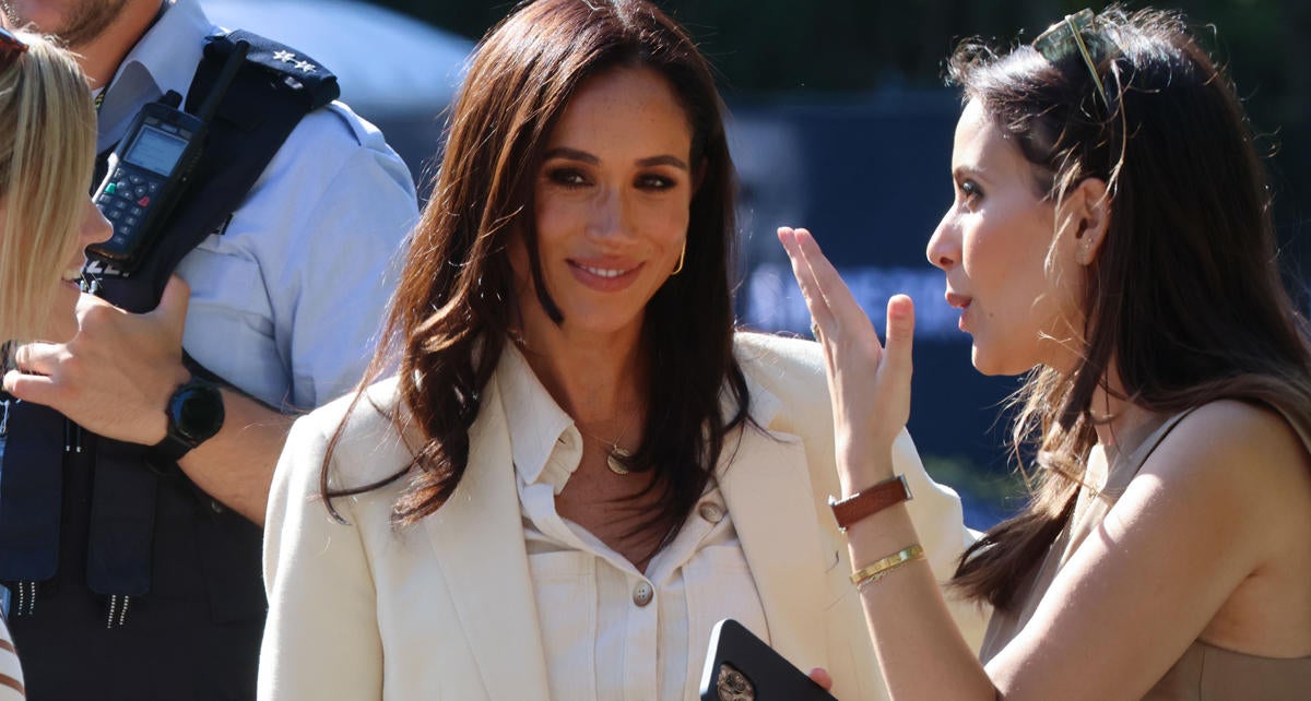 Meghan Markle Spotted Without Engagement Ring, But There's A Clear ...