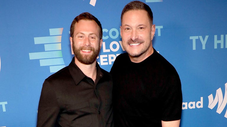 Country Singer Ty Herndon Marries Partner in Tennessee Farm Wedding