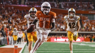 Texas Longhorns Football Team EXPLODES in the 4th Quarter, Beats The Wyoming  Cowboys 31-10