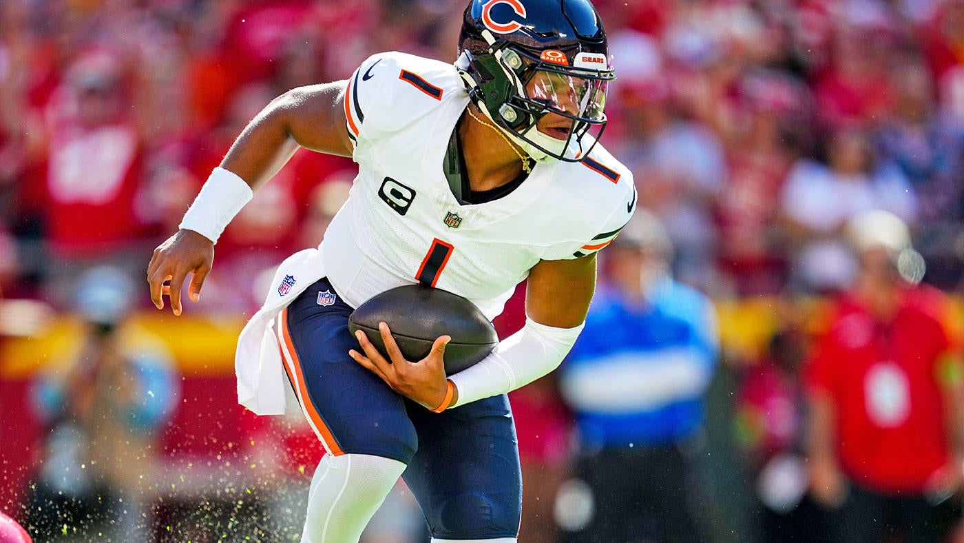 Commanders vs. Bears props, odds, best bets, AI predictions, TNF