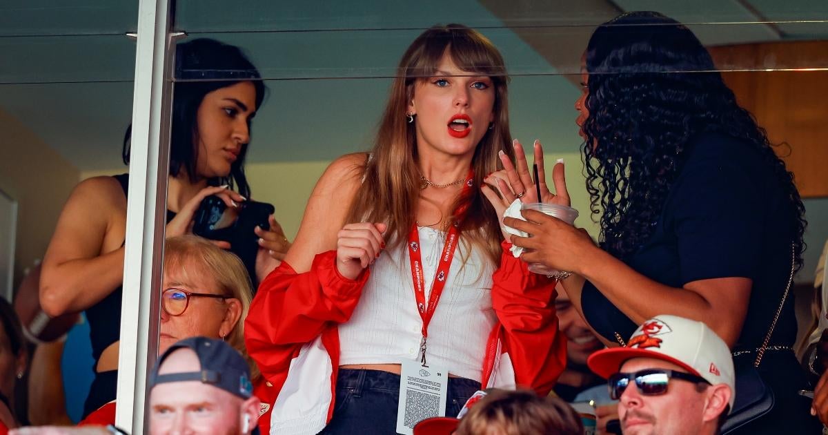 taylor-swfit-chiefs-visit-strings-attached-fox