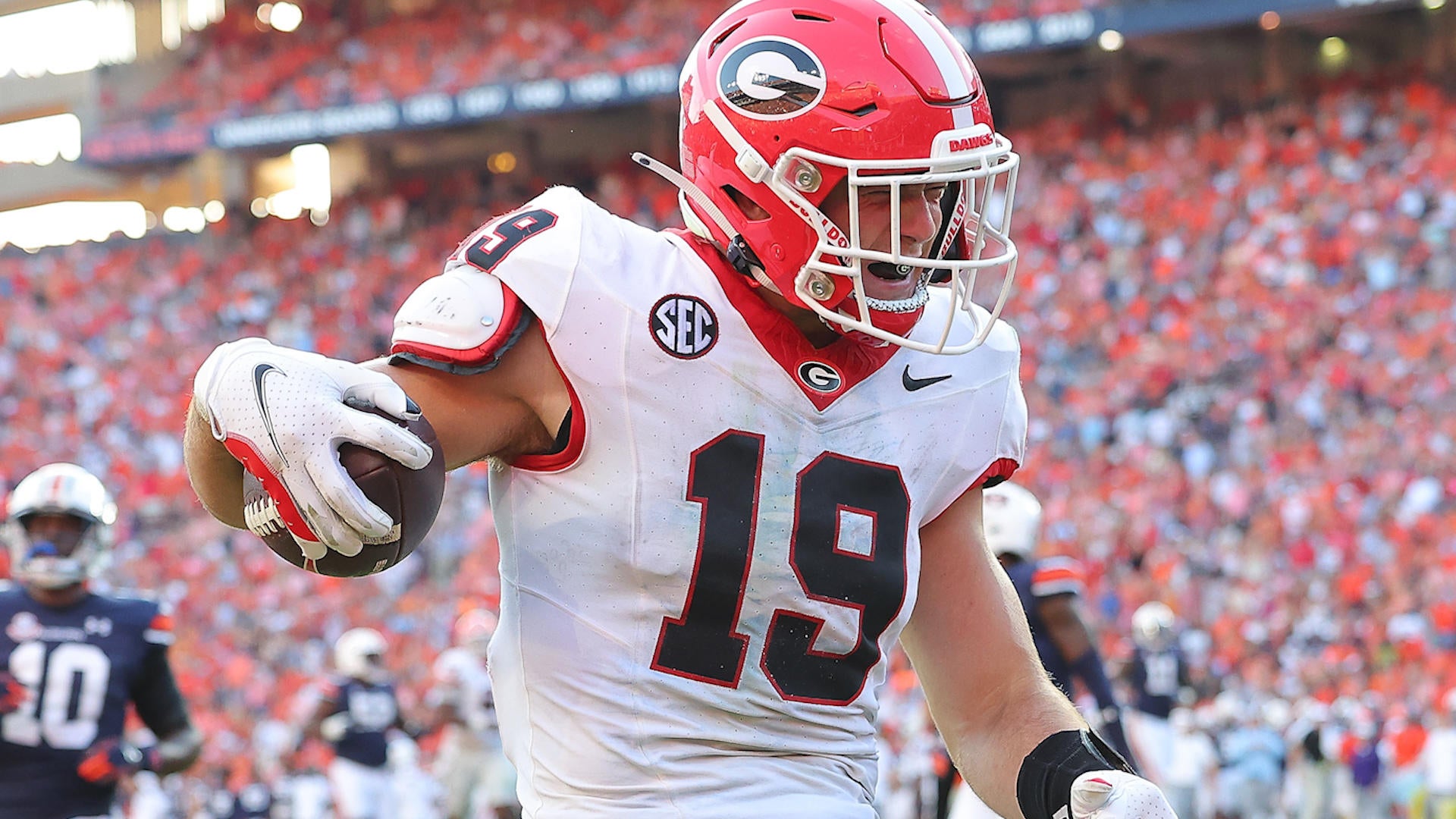 Brock Bowers has been named a finalist - Georgia Football