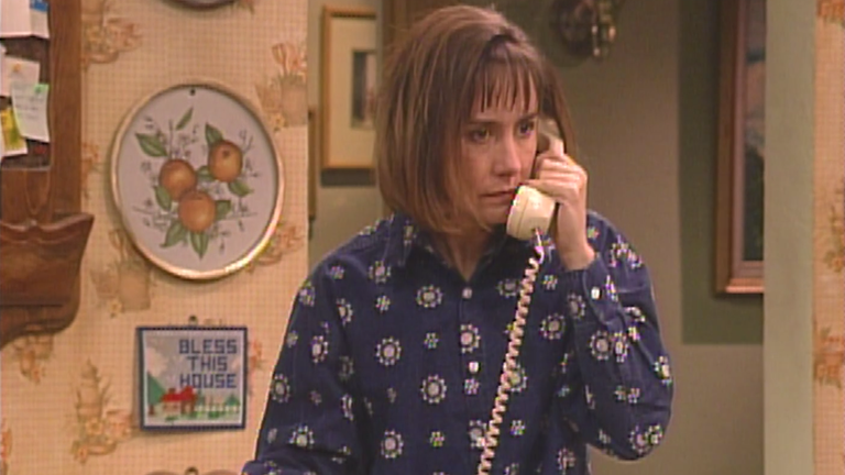 A Hilarious Laurie Metcalf Scene From 'Roseanne' Just Resurfaced