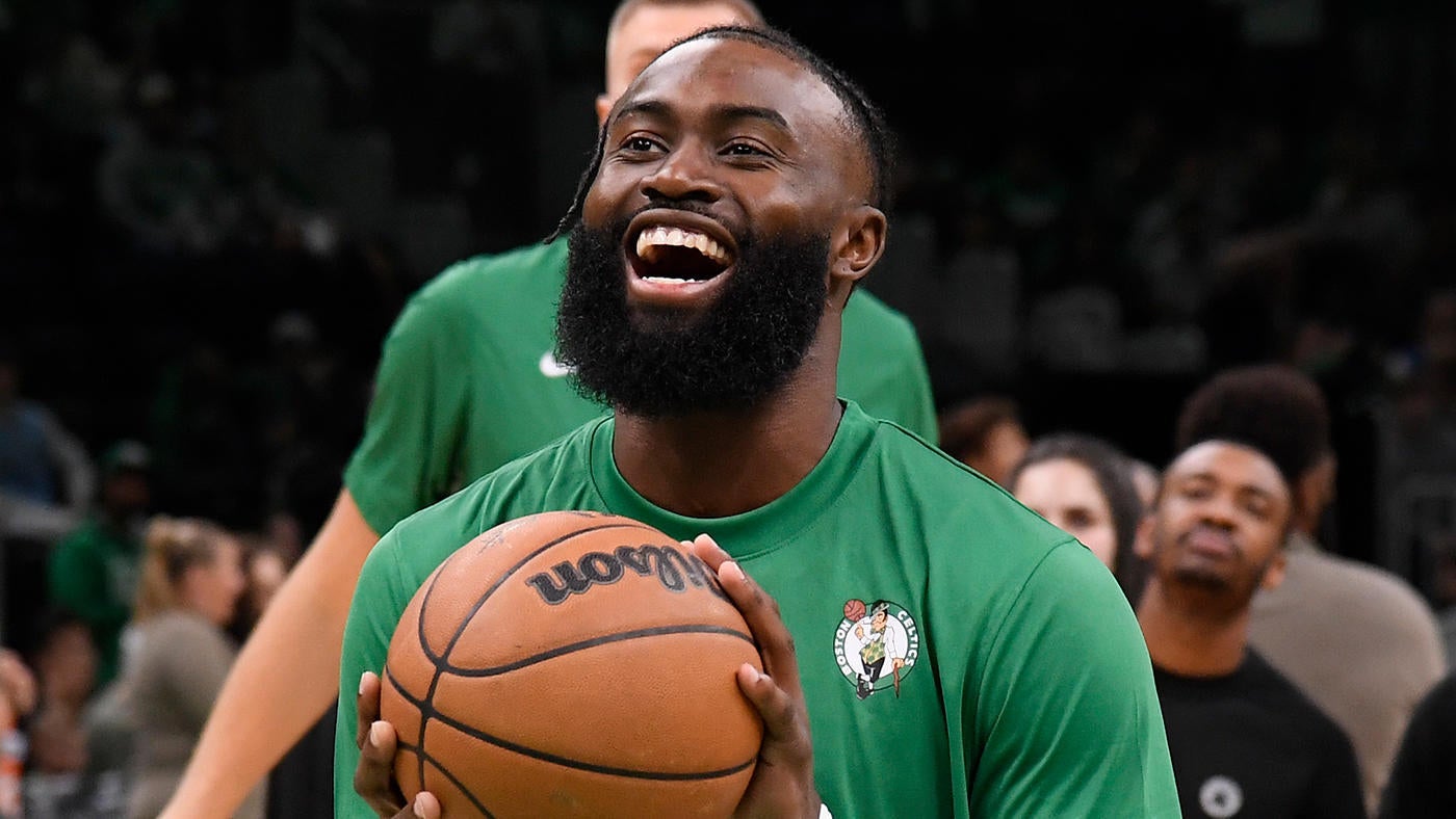 Celtics’ Jaylen Brown accidentally wears shorts backwards in preseason opener vs. 76ers