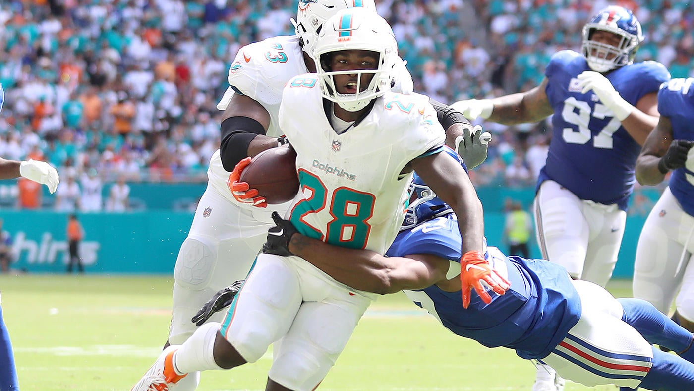 Dolphins rookie De'Von Achane going on IR after injuring knee, per report; here's a look at Fantasy fallout