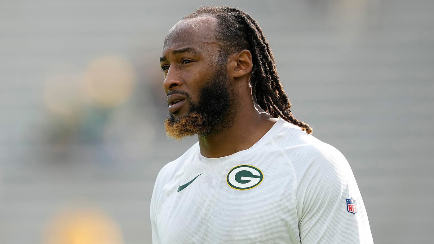 Aaron Jones adds pocket on jersey to secure dad's ashes during games